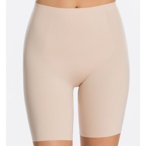 NWOT Spanx ‘thinstincts’ shorts